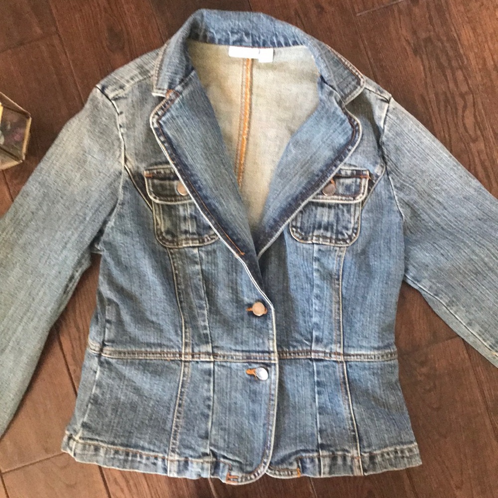 Apt 9 jean jacket slimming two button closure - Picture 3 of 6